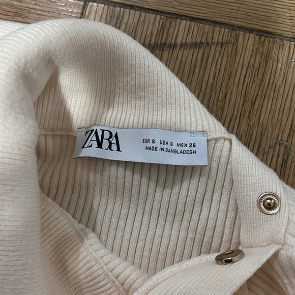 Zara knit sweater with gold side buttons - Picture 7 of 8